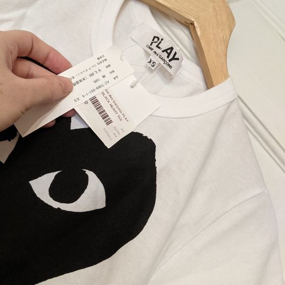 NWT Comme Des Garcons White With Black Heart Women T-shirt Size: X-Small - Picture 5 of 5